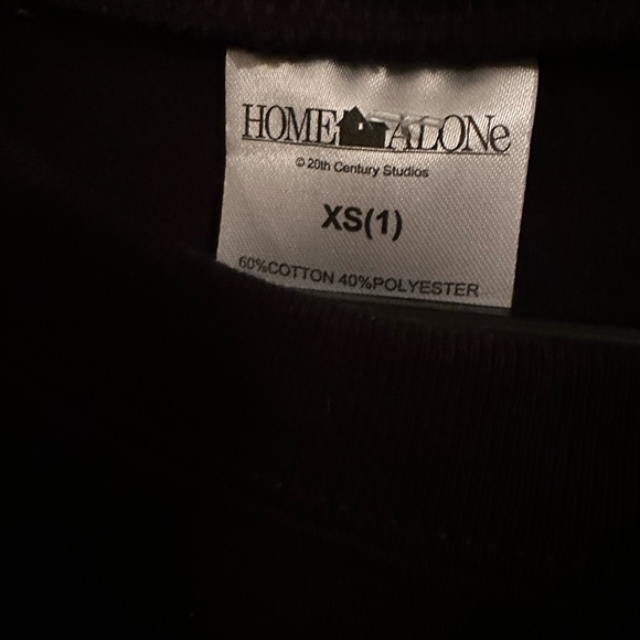 NWOT HOME ALONE Christmas Crewneck “Filthy Animal” - Picture 3 of 3